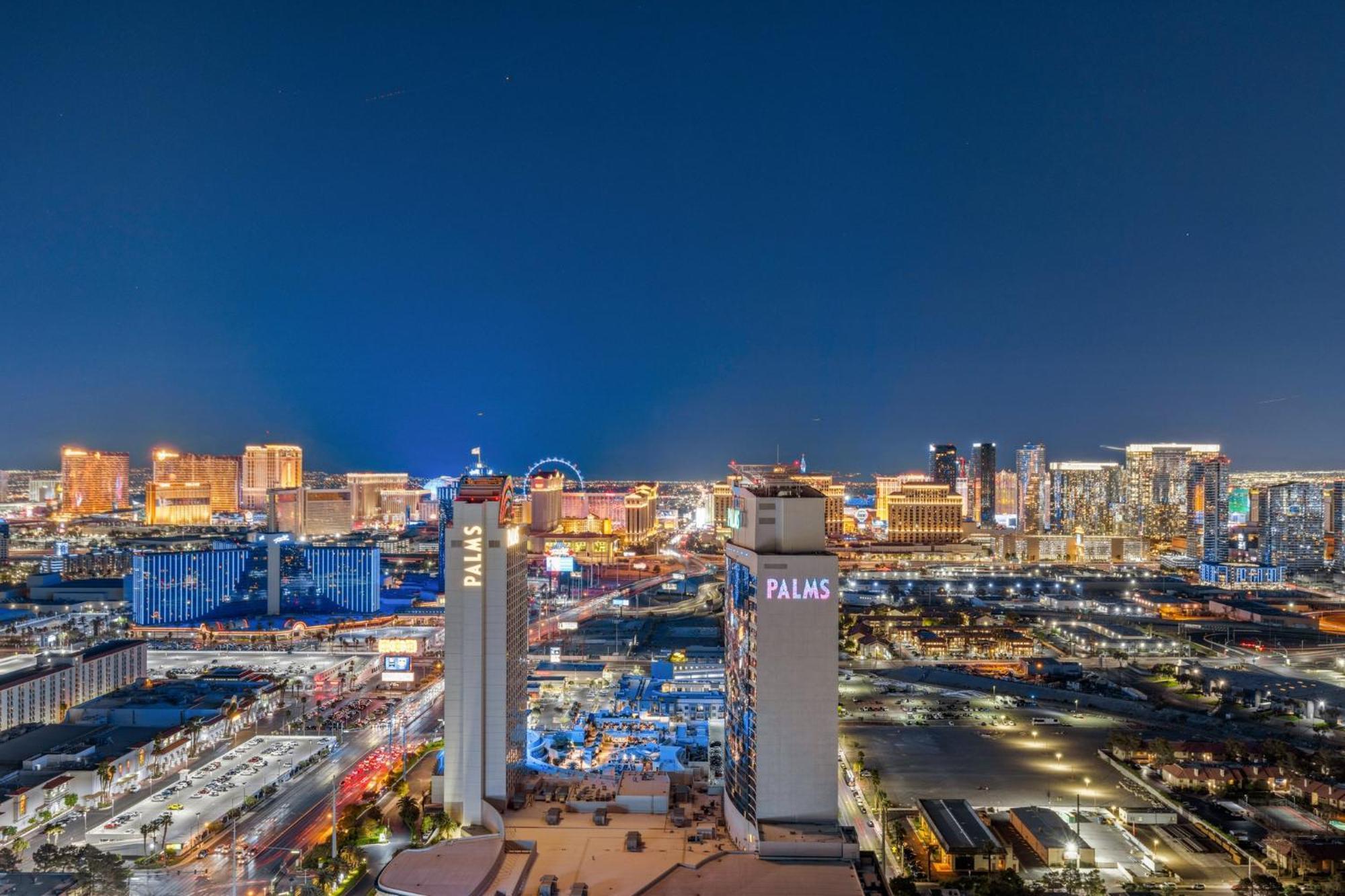 Palms Place Hotel By Zelloo Las Vegas Exterior photo