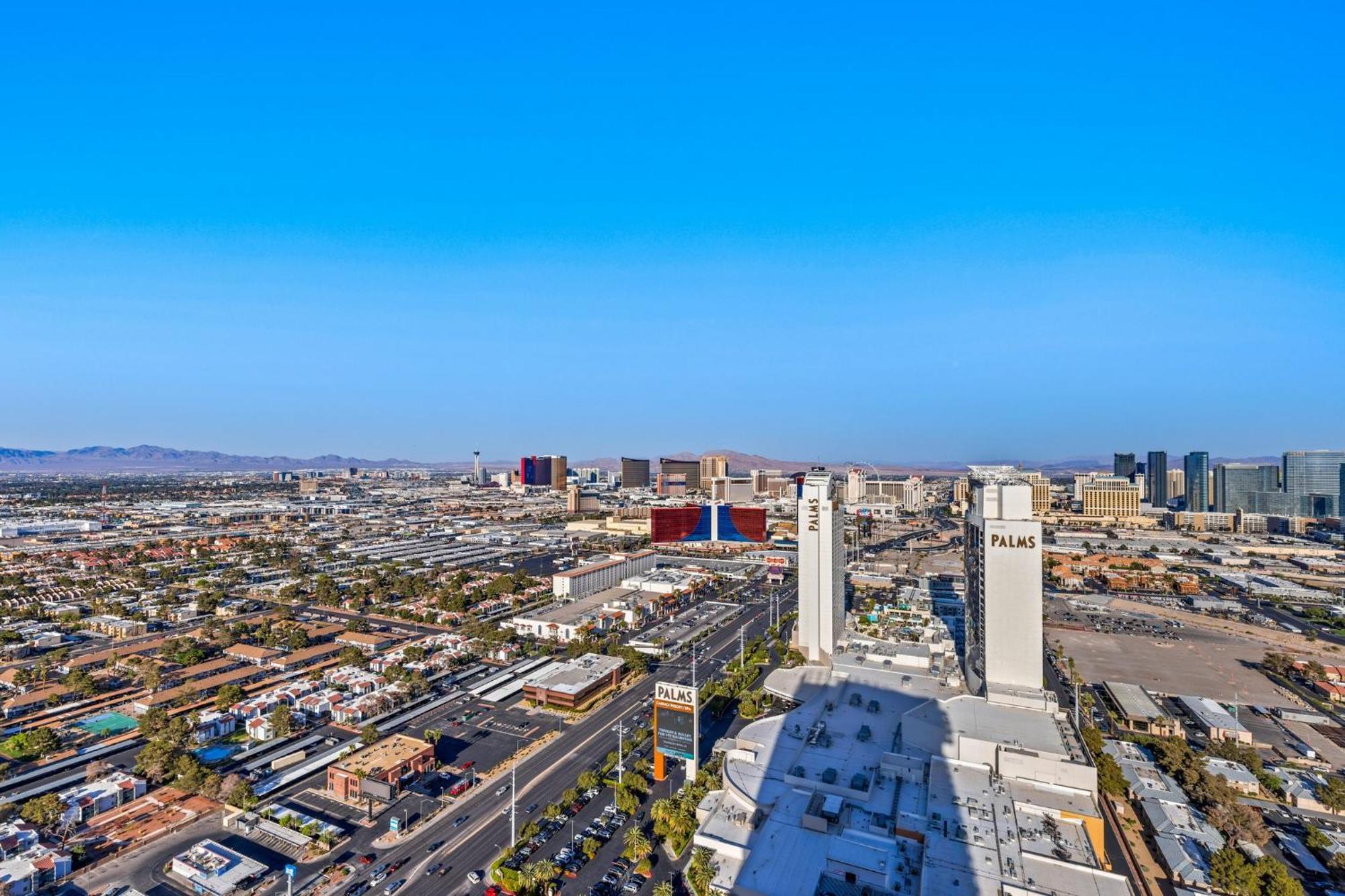 Palms Place Hotel By Zelloo Las Vegas Exterior photo