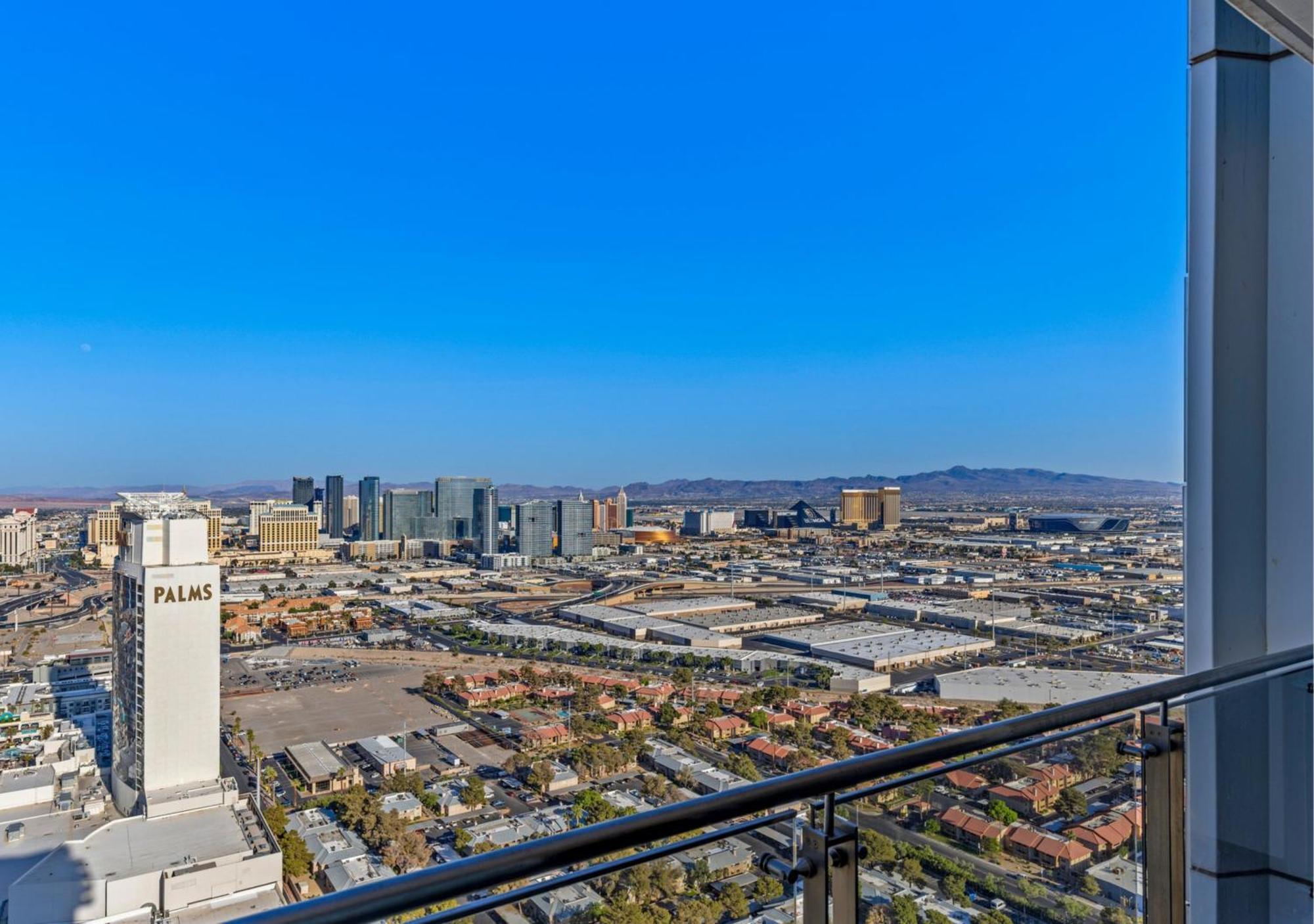 Palms Place Hotel By Zelloo Las Vegas Exterior photo