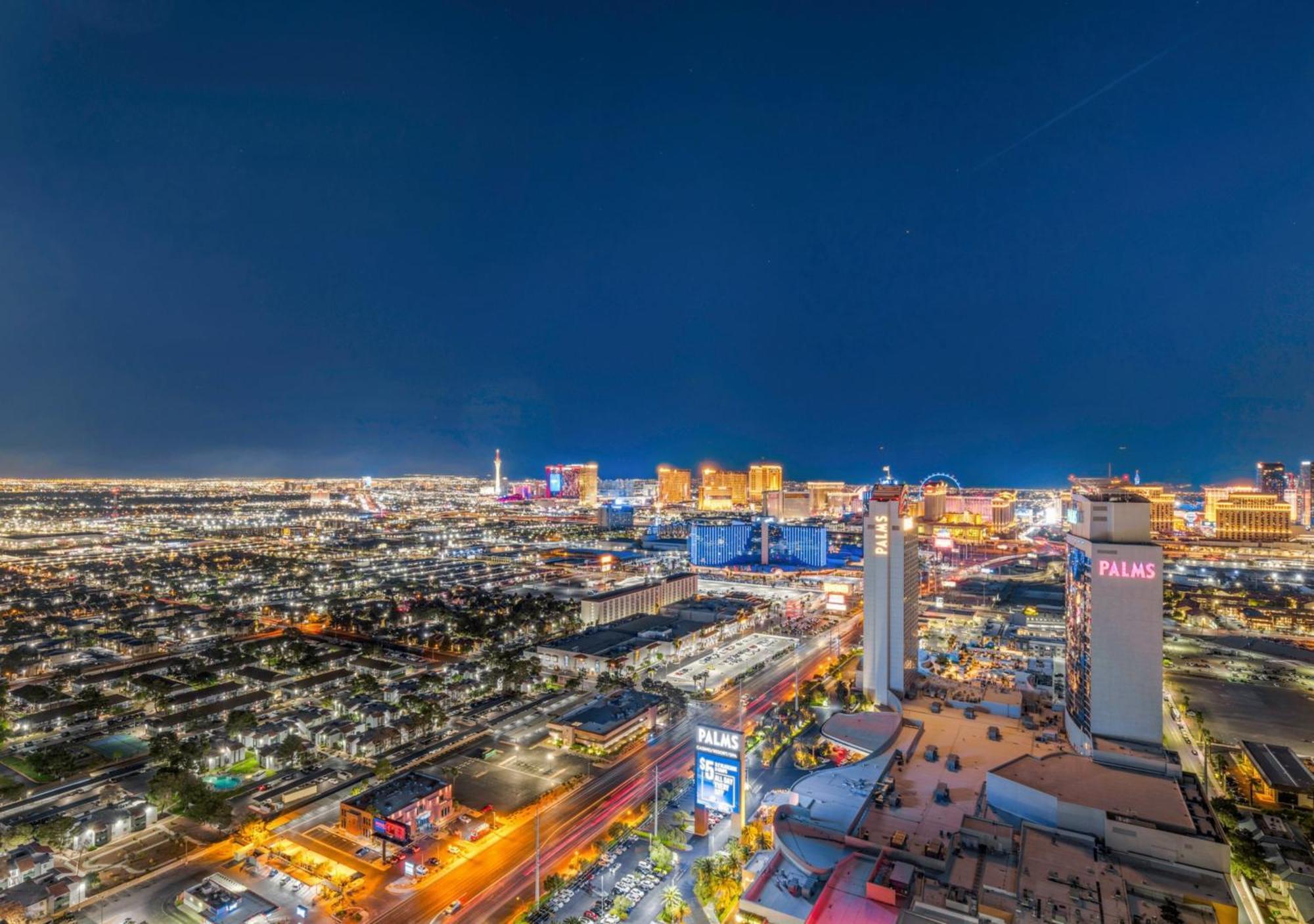 Palms Place Hotel By Zelloo Las Vegas Exterior photo