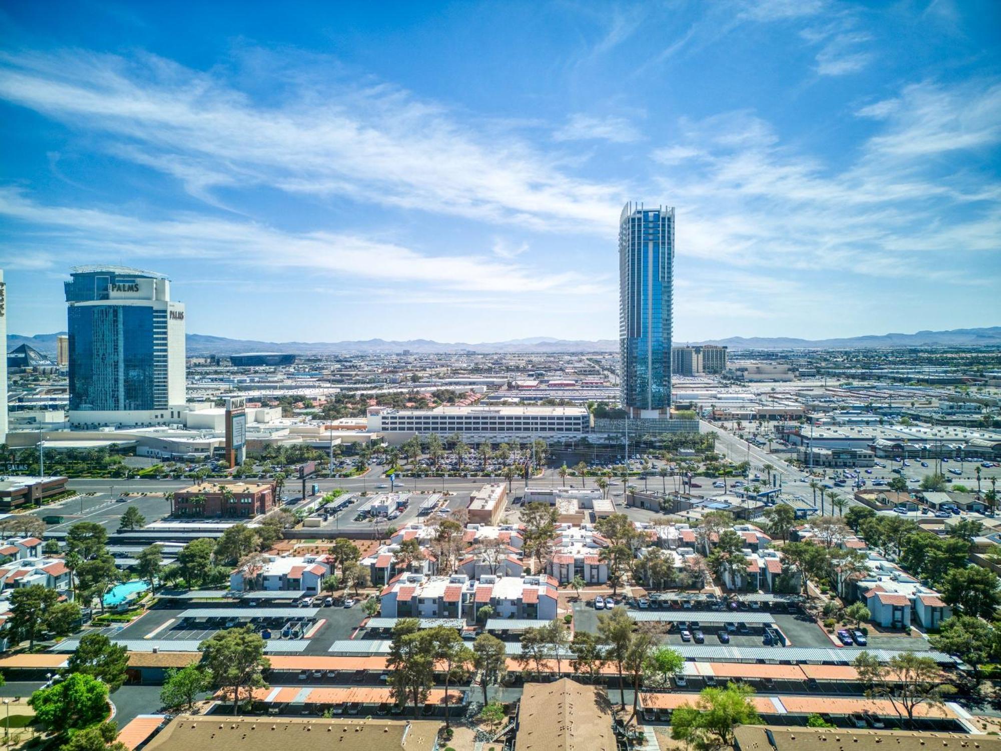 Palms Place Hotel By Zelloo Las Vegas Exterior photo