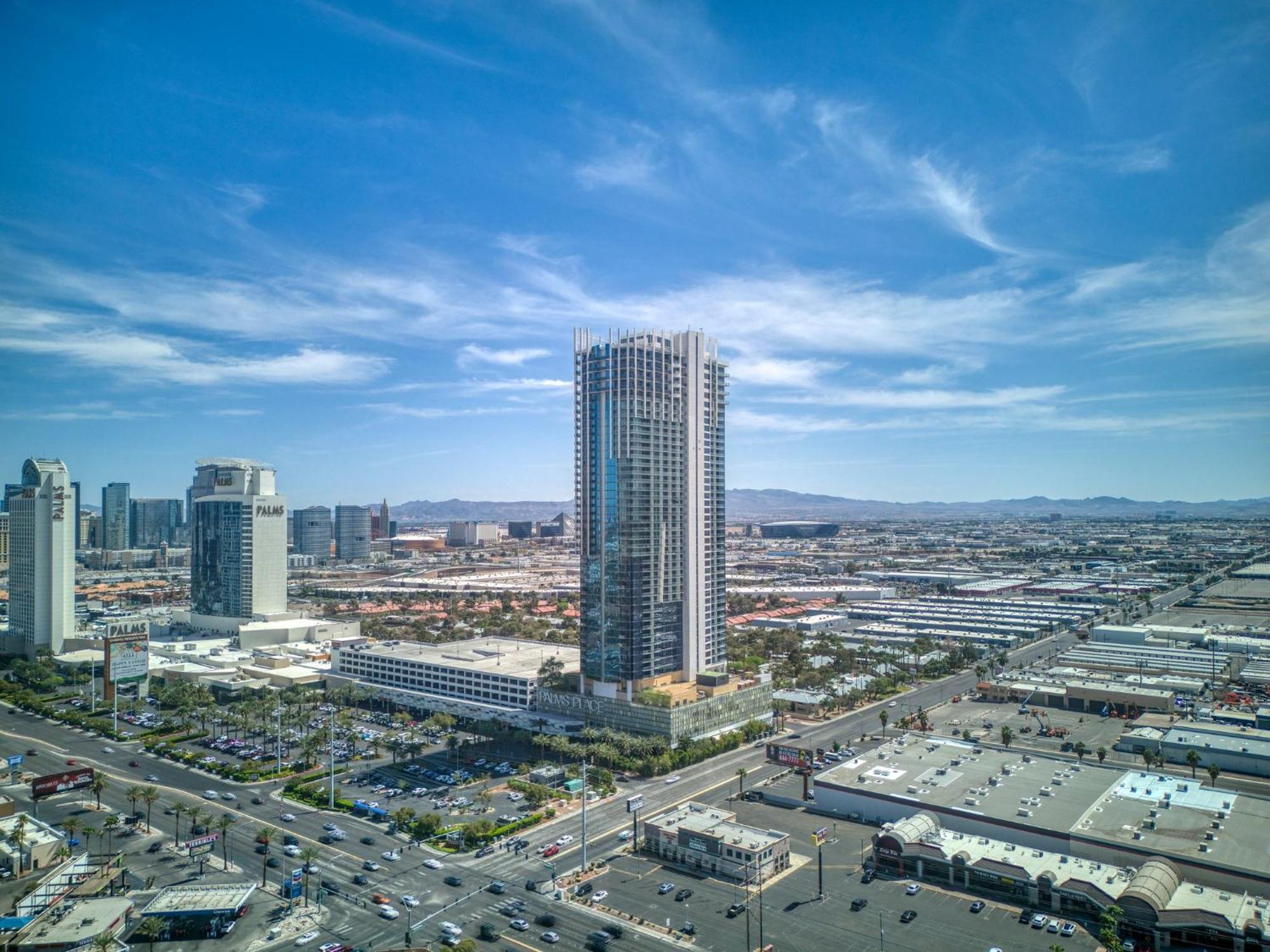 Palms Place Hotel By Zelloo Las Vegas Exterior photo