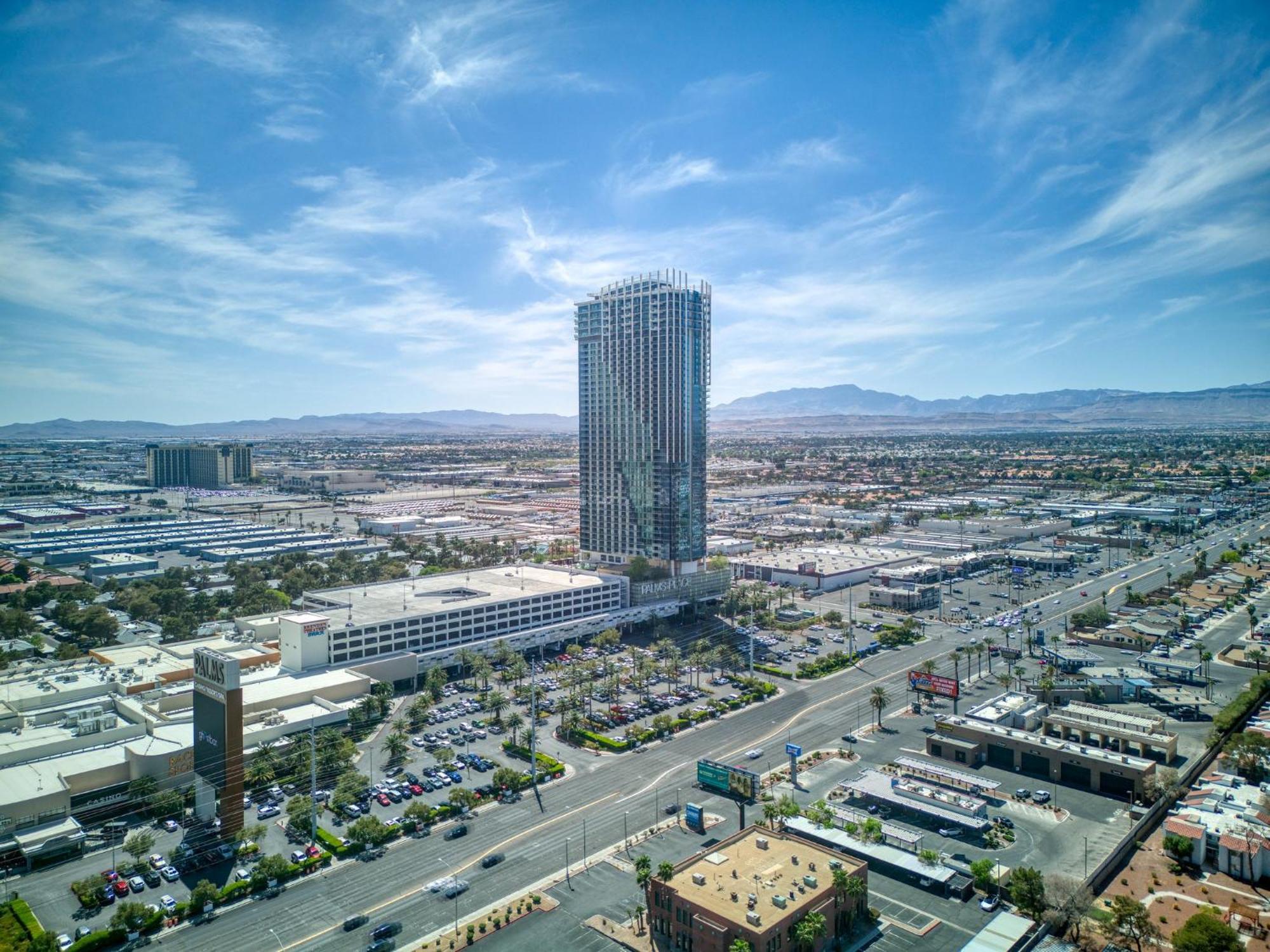 Palms Place Hotel By Zelloo Las Vegas Exterior photo