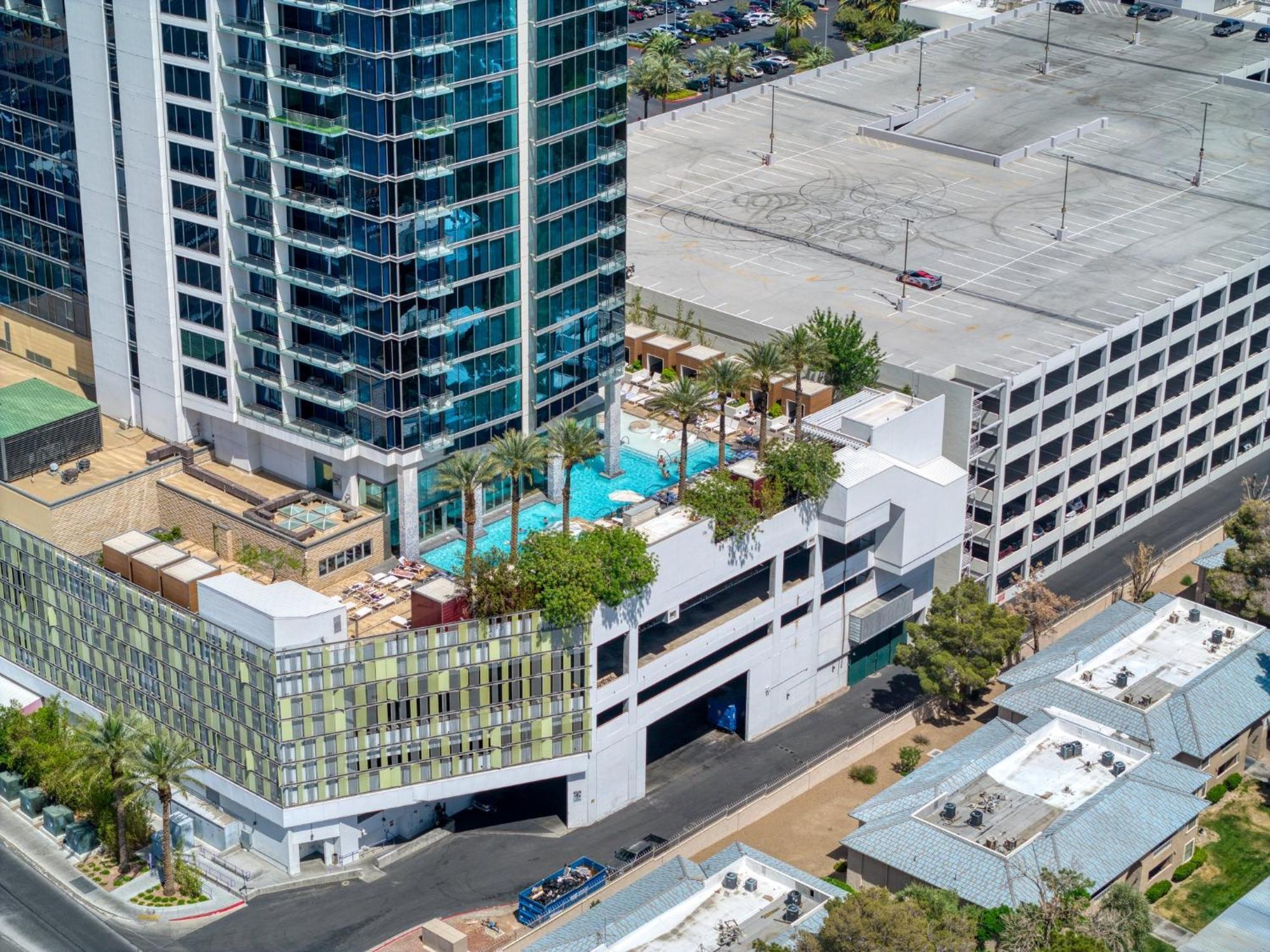 Palms Place Hotel By Zelloo Las Vegas Exterior photo