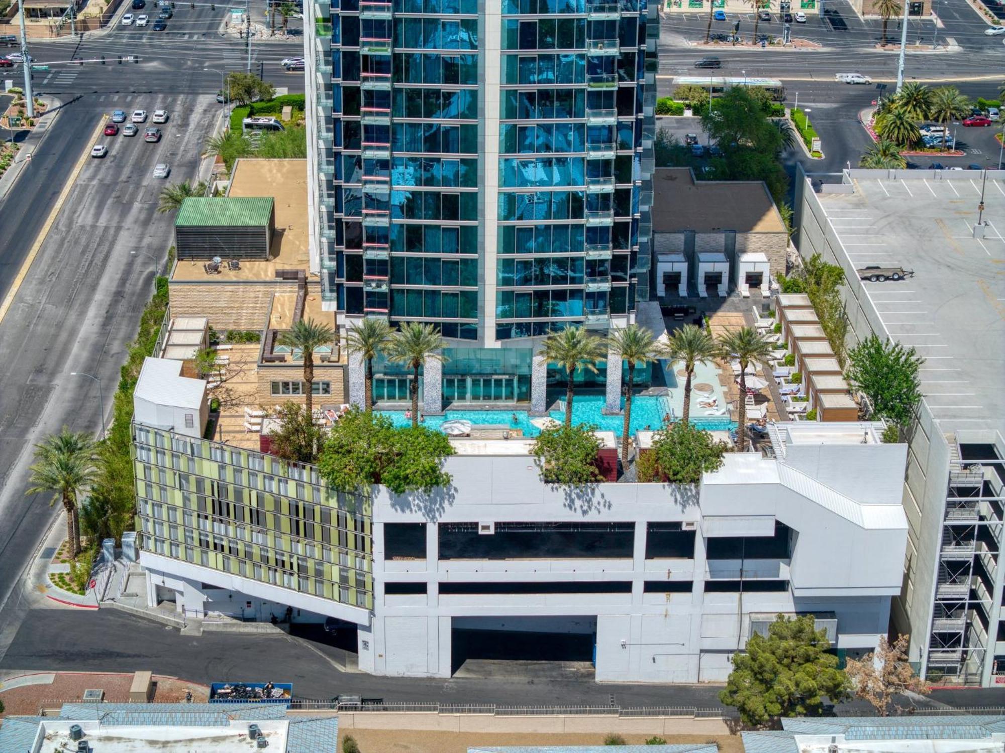 Palms Place Hotel By Zelloo Las Vegas Exterior photo